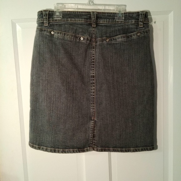 Stylish denim skirt - Picture 3 of 5